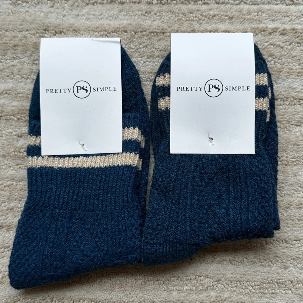 NWT 2 Pairs of Pretty Simple MINIMALIST STRIPE SOCKS Navy and Cream